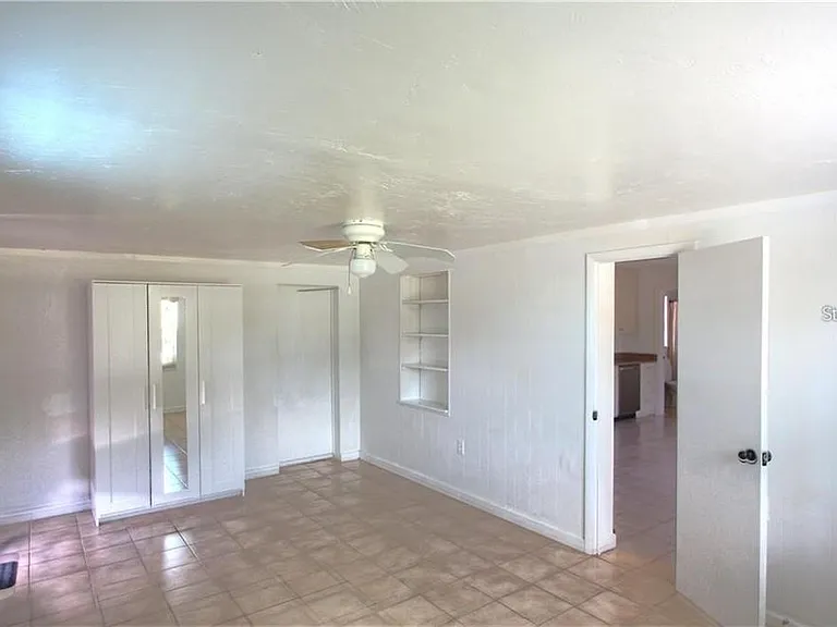 613 Shore Rd — Photo 4