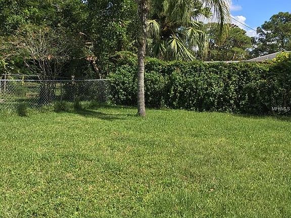 2nd image of 1007 Estremadura Dr