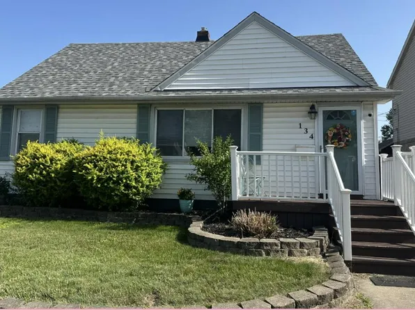 134 E Kalama Ave, Madison Heights, MI 48071