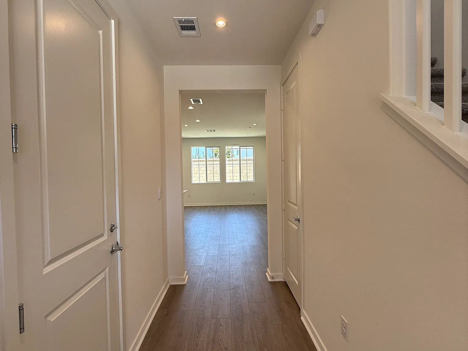 4 bed, 1914 sqft, $4,500 — Photo 2