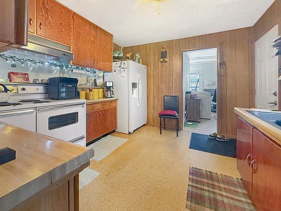 5th image of 357 Main St SW