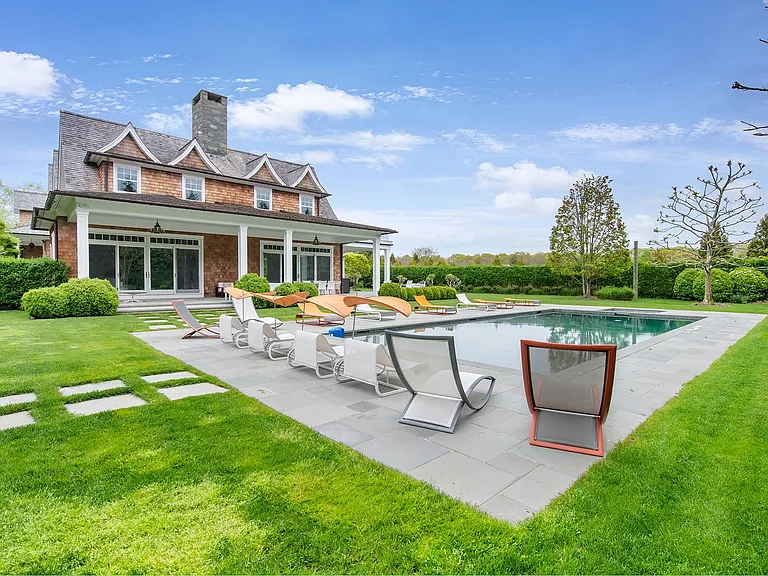 11 Farrell Ct — Photo 3