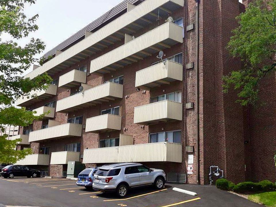 1st image of 4110 Hale Pkwy APT 2F