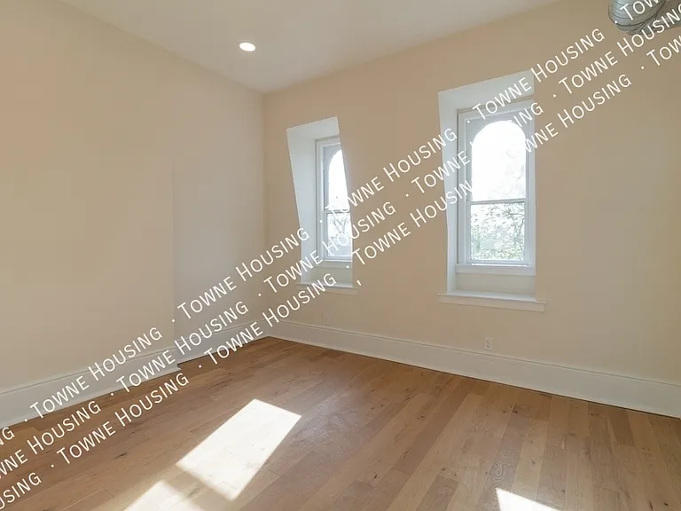 17 N Pearl St #4 — Photo 9