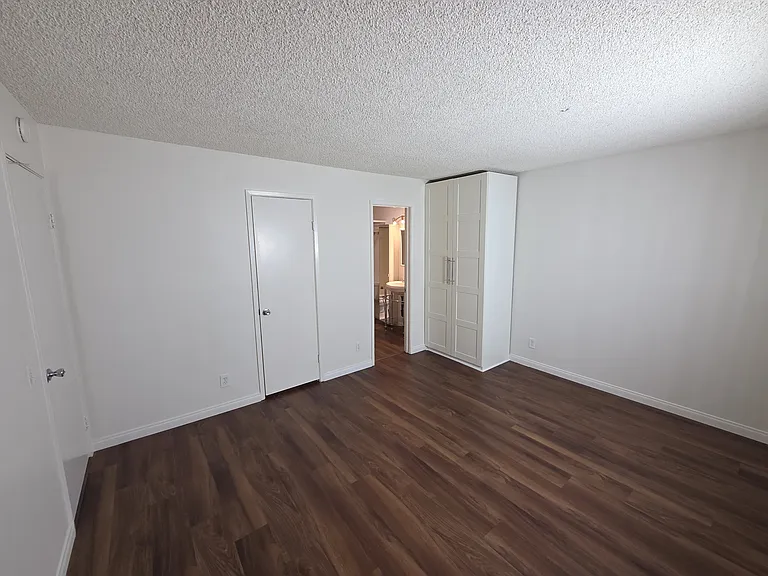 2530 Clairemont Dr #107 — Photo 10