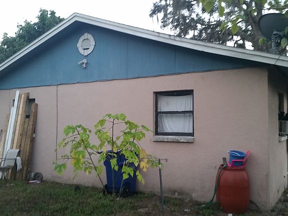 4th image of 1422 E Holland Ave