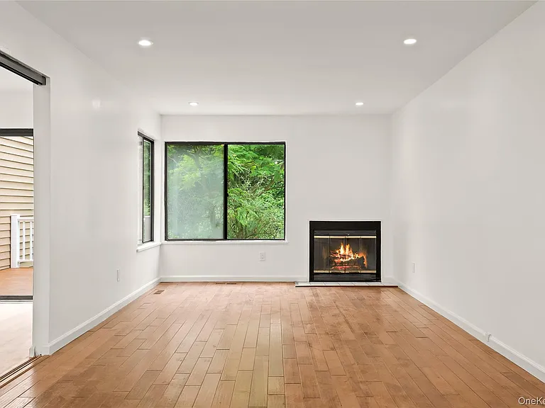 41 Rambling Brook Rd — Photo 9