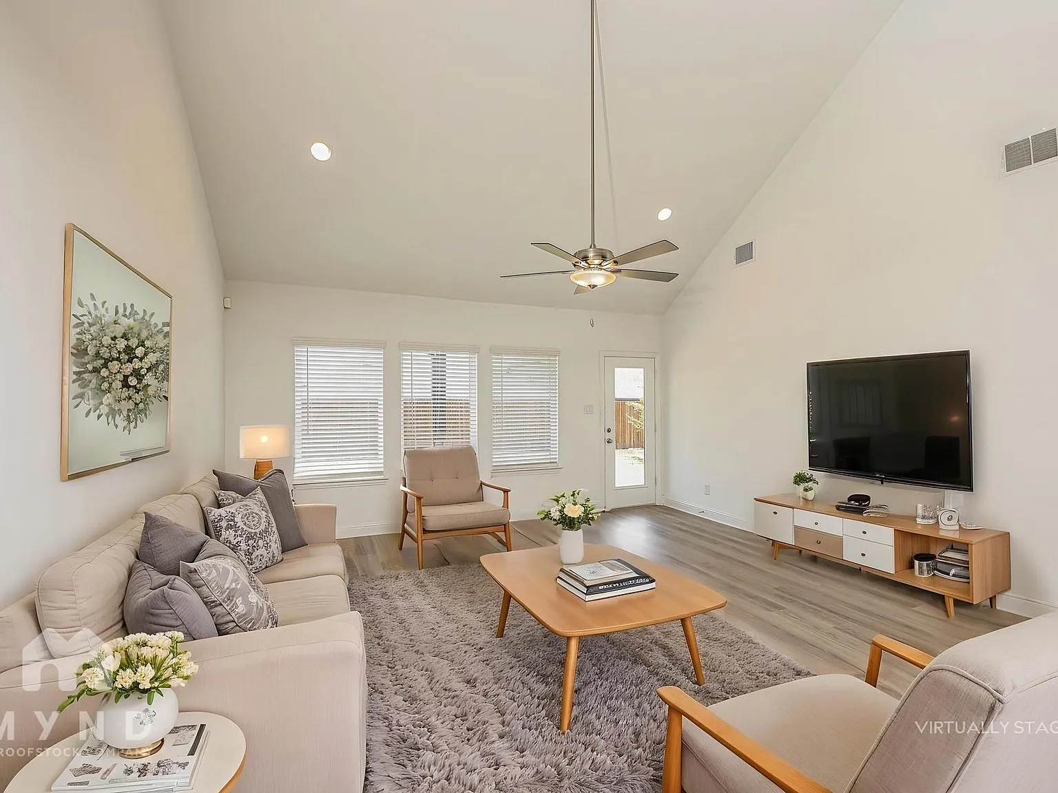 5 bed, 3.5 bath, 2835 sqft, $3,415 — Photo 2