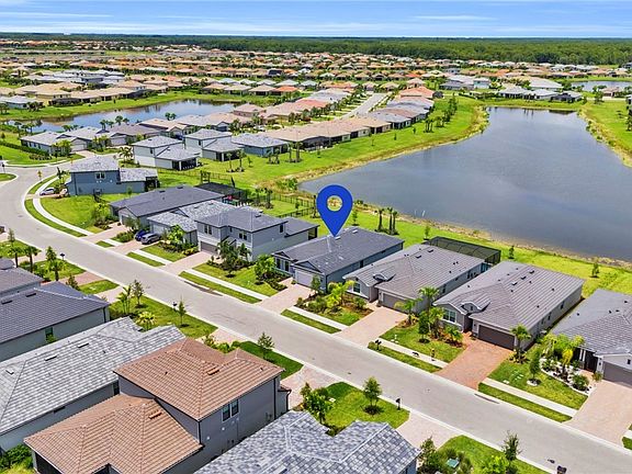 4th image of 3704 Passion Vine Dr