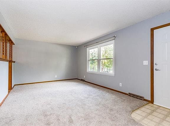 4th image of 5203 Lakewood St