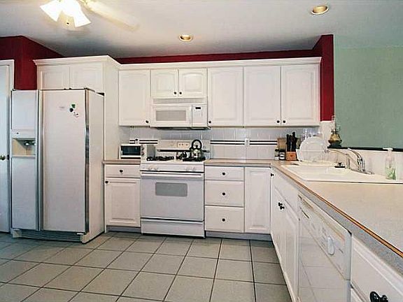 4th image of 6 Blindbrook Dr #6