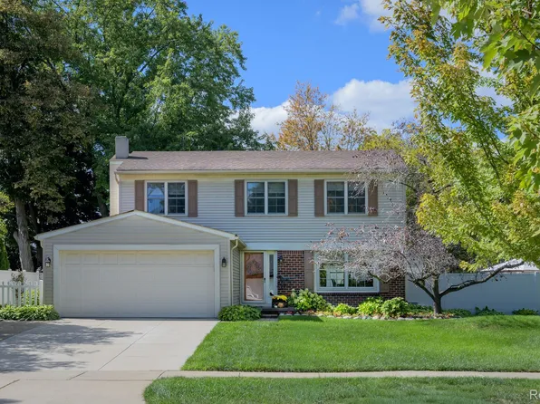 3627 Bristol Dr, Troy, MI 48083
