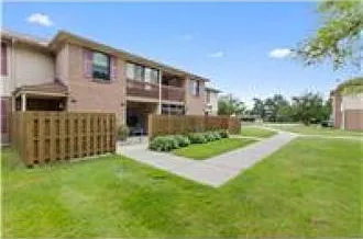 2 bed, 1177 sqft, $1,750 — Photo 2