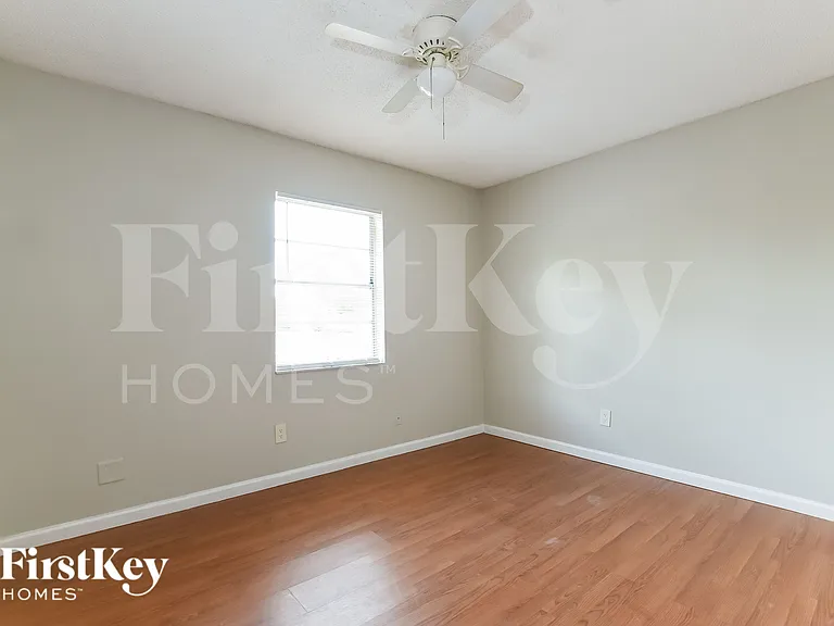325 Tall Pine Ln — Photo 13
