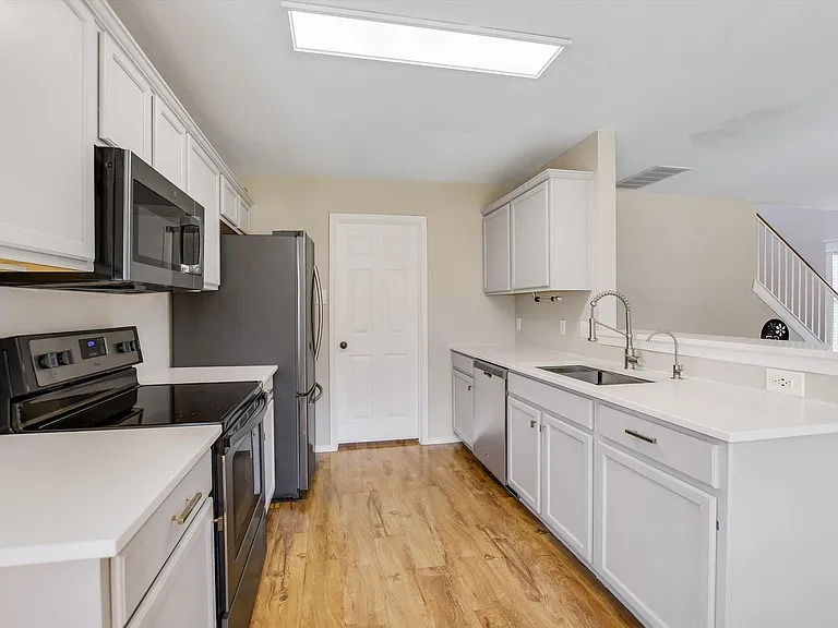 12816 Thomas Jefferson St — Photo 8