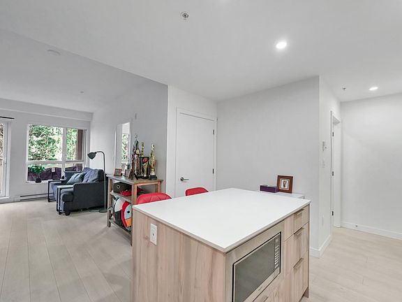 3rd image of 3596 Malsum Dr #409