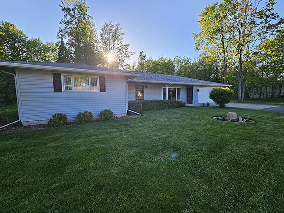 2nd image of 2421 Timber Ln