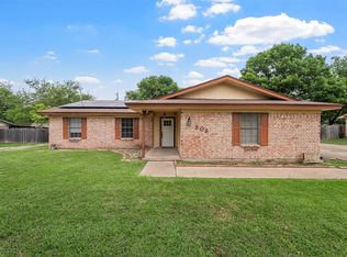 308 W Spring Valley Rd, Hewitt, TX 76643