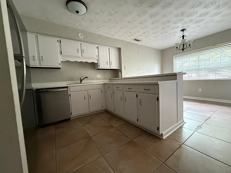 5335 Hansel Ave #C-8 — Photo 21