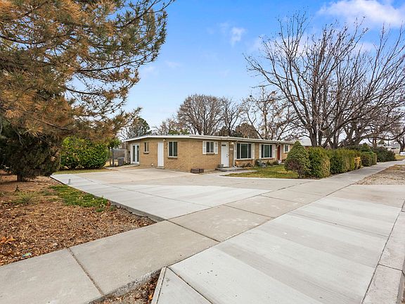 Exterior, showing driveway parking. Four car driveway