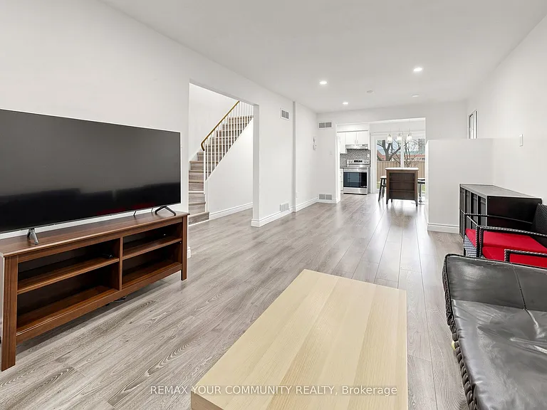 63 Patrice Cres #UPPER — Photo 6