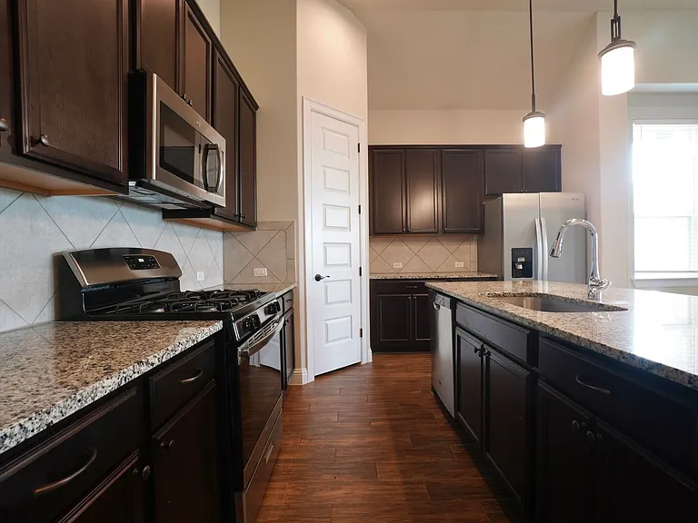 6650 Verona Pl — Photo 12