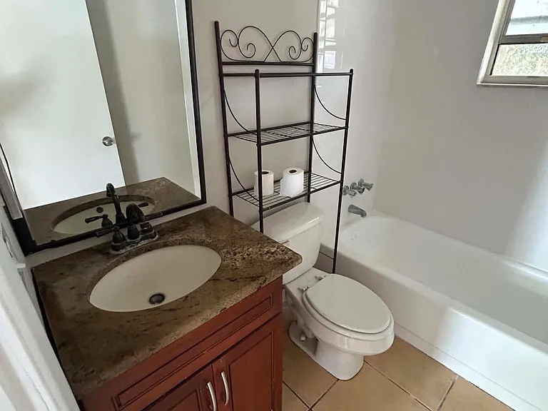 11121 Yellowwood Ln — Photo 4