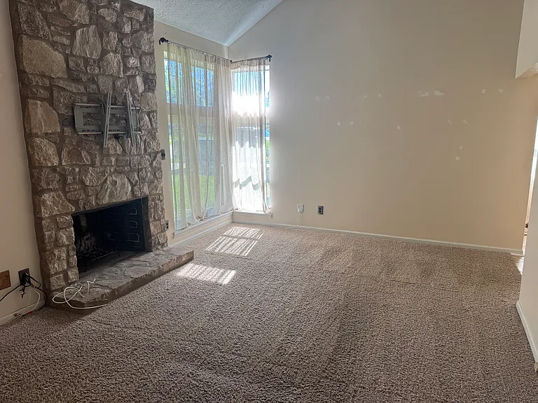 3315 Oak Tree Dr S — Photo 4