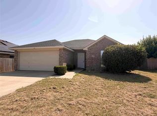 9325 Rhoni Ct, Fort Worth, TX 76140