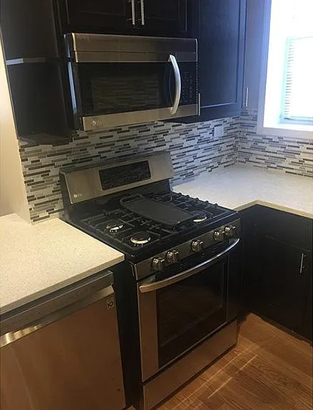 2122 N Milwaukee Ave — Photo 2