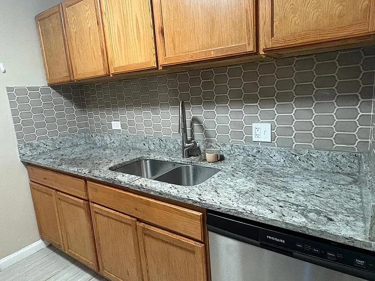 281 Shorewood Dr #21GA — Photo 6
