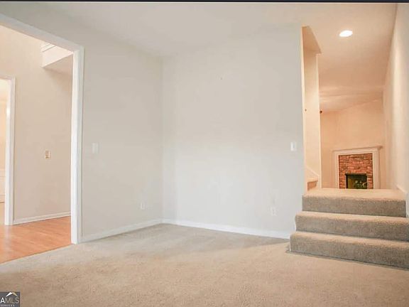 5th image of 993 Mason Lee Ave