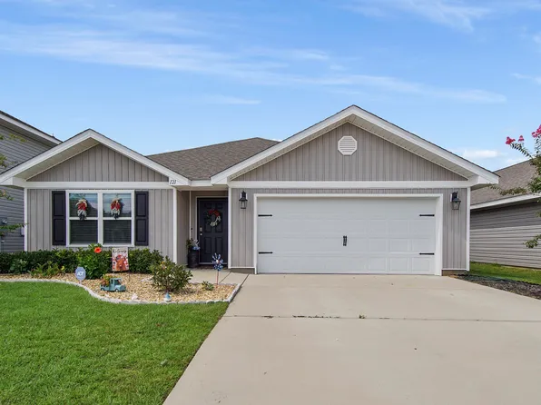 121 Osprey Lake Rd, Panama City, FL 32404