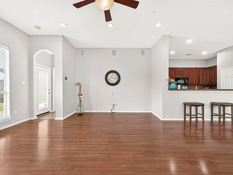 7116 Granger Ridge Ln — Photo 8