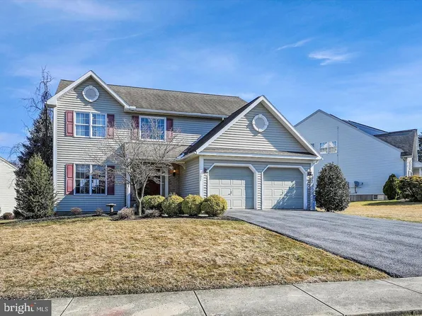 3121 S Wagner Cir, Sinking Spring, PA 19608