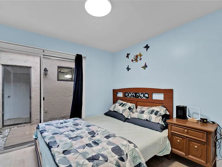 607 Village Lake Dr — Photo 13