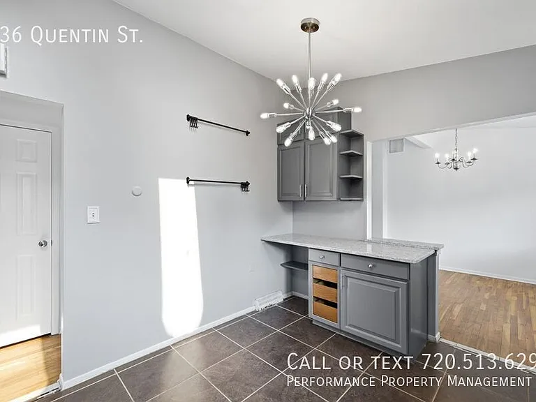536 Quentin St — Photo 4