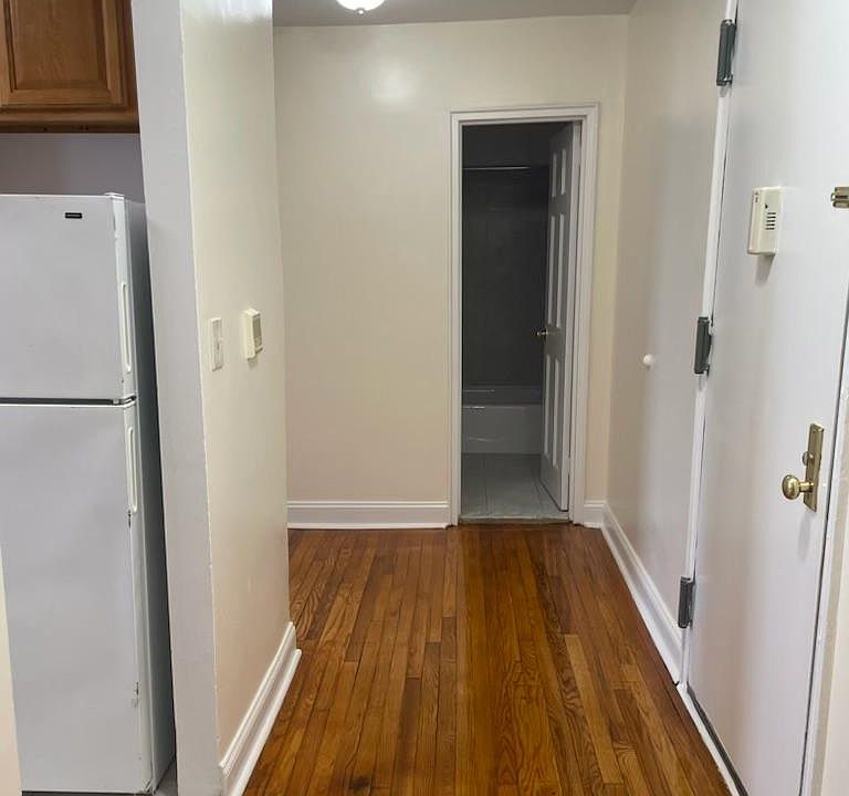 1st image of 265 N Broadway APT 3
