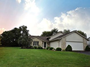 509 Hawkins Dr, Winnebago, IL 61088