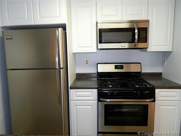 5th image of 14 Little Oak Ln