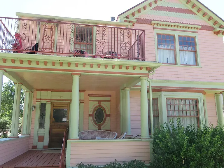 719 N Nevada Ave — Photo 2