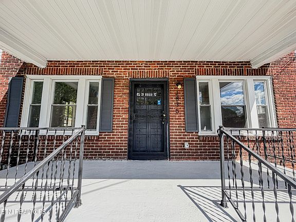 4th image of 3838 Speedway Cir