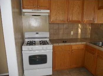 5th image of 9728 1/4 Oak St