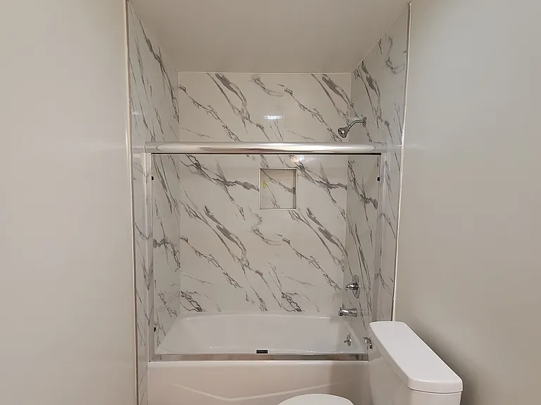 New Hampshire Apartments — Photo 5