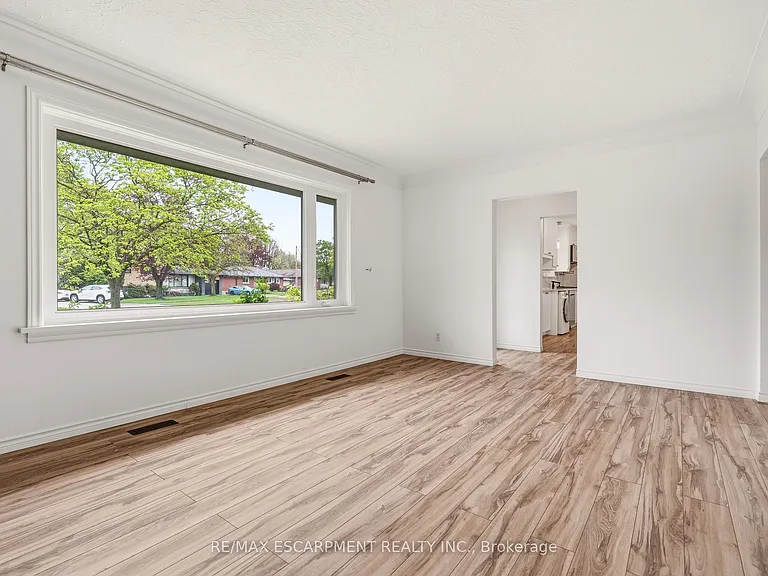 25 Briarsdale Dr — Photo 8