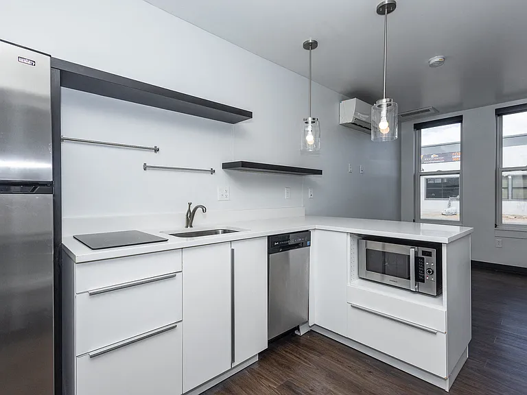 3033 N Downing St — Photo 35