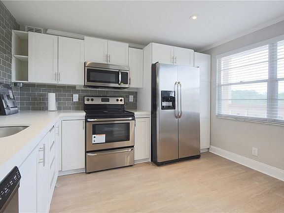 2nd image of 3101 Portofino Pt #K3
