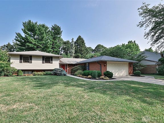 2nd image of 885 Fernshire Dr