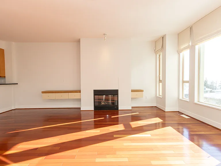 2491 Folkestone Way — Photo 4