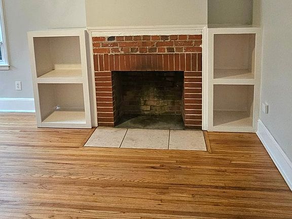 5th image of 908 Lakewood Ave